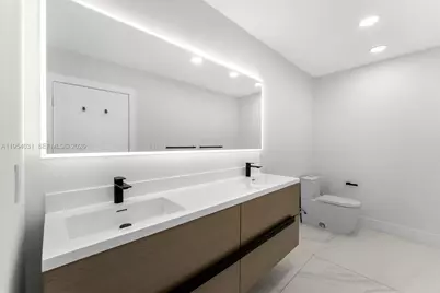 900 Biscayne Blvd #4202, Miami, FL 33132 - Photo 38