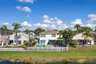 13930 Oak Ridge Dr, Davie, FL 33325 - Photo 12