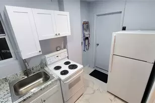 8613 Beekman Dr, Miramar, FL 33025 - Photo 6