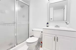 3675 N Country Club Dr, Aventura, FL 33180 - Photo 20