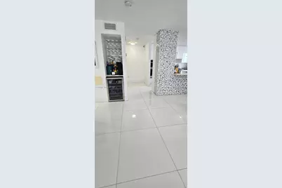 18041 Biscayne Blvd #1405, Aventura, FL 33160 - Photo 22