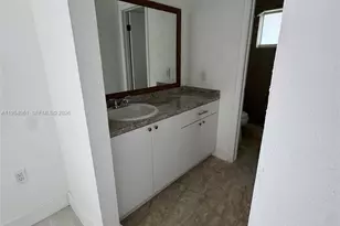 800 NW 44th Ave, Miami, FL 33126 - Photo 16