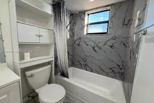 8075 NW 7th St, Miami, FL 33126 - Photo 16
