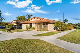 3895 SW 68th Ave, Miami, FL 33155 - Photo 2