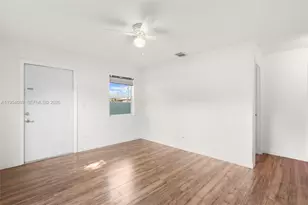 5771 SW 39th St, Davie, FL 33314 - Photo 8