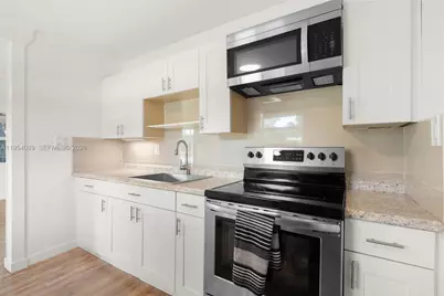 5771 SW 39th St, Davie, FL 33314 - Photo 12