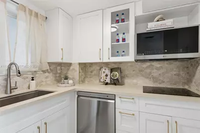 1345 Lincoln Rd #1006, Miami Beach, FL 33139 - Photo 6