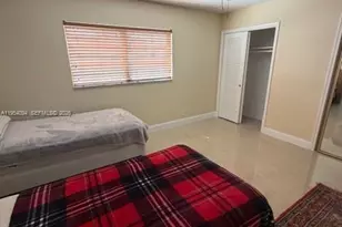 319 NE 14th Ave, Hallandale Beach, FL 33009 - Photo 12