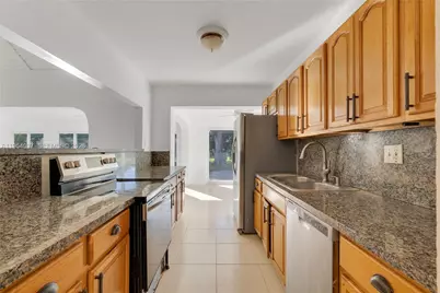5505 Bluejack Oak Cir, Tamarac, FL 33319 - Photo 6