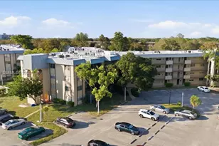 6101 N Falls Cir Dr, Lauderhill, FL 33319 - Photo 6