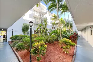 1801 S Treasure Dr, North Bay Village, FL 33141 - Photo 24