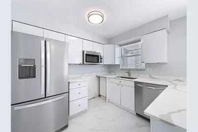 1100 SE 4th Ave #31, Deerfield Beach, FL 33441 - Photo 8