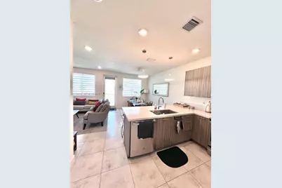 6420 NW 102nd Path #304, Doral, FL 33178 - Photo 4