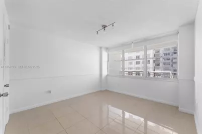 18061 Biscayne Blvd #1701, Aventura, FL 33160 - Photo 12