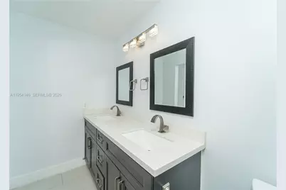 19441 NW 59th Pl, Hialeah, FL 33015 - Photo 18