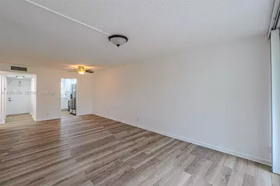 5100 SW 64th Ave #106, Davie, FL 33314 - Photo 4