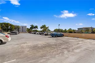 2350 NE 135th St, North Miami, FL 33181 - Photo 36