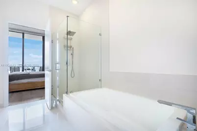 45 SW 9th St #LPH-4609, Miami, FL 33130 - Photo 14