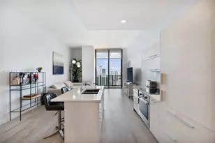 45 SW 9th St, Miami, FL 33130 - Photo 6