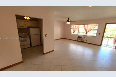 135 Coventry F #135, West Palm Beach, FL 33417 - Photo 2