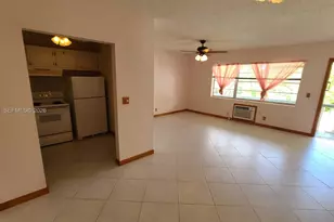 135 Coventry F, West Palm Beach, FL 33417 - Photo 2