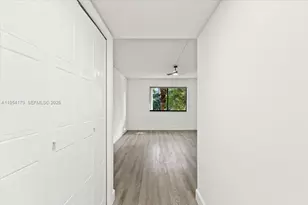 302 Lakeview Dr, Weston, FL 33326 - Photo 14