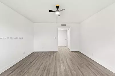 302 Lakeview Dr #203, Weston, FL 33326 - Photo 16