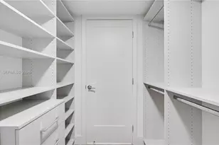 555 NE 34th St, Miami, FL 33137 - Photo 24