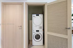 1000 Brickell Plaza, Miami, FL 33131 - Photo 10