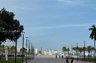 50 Biscayne Blvd, Miami, FL 33132 - Photo 20