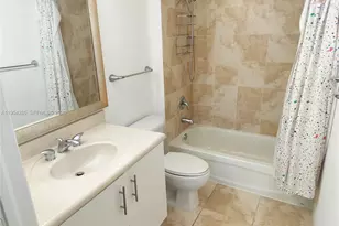 7910 Harbor Island Dr, North Bay Village, FL 33141 - Photo 10