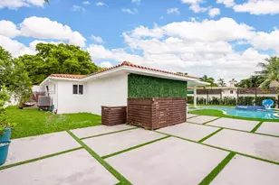 1040 N Royal Poinciana Blvd, Miami Springs, FL 33166 - Photo 26