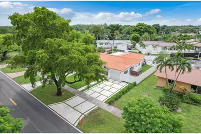 1040 N Royal Poinciana Blvd, Miami Springs, FL 33166 - Photo 4