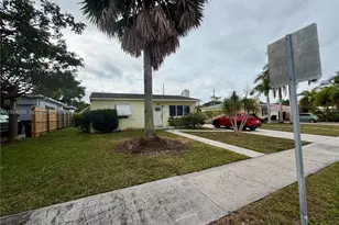 952 Churchill Rd, West Palm Beach, FL 33405 - Photo 10