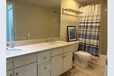2000 N Bayshore Dr #1402, Miami, FL 33137 - Photo 22