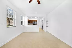 807 SW 147th Ave, Pembroke Pines, FL 33027 - Photo 4