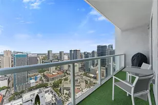 253 NE 2nd St, Miami, FL 33132 - Photo 2