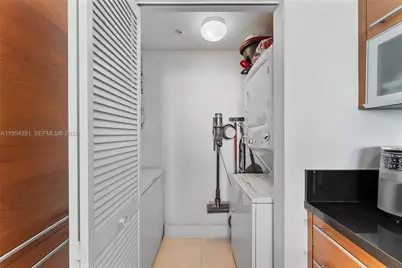 253 NE 2nd St #4304, Miami, FL 33132 - Photo 10