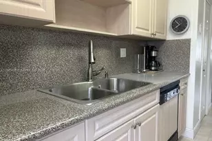 3923 NE 166th St, North Miami Beach, FL 33160 - Photo 20