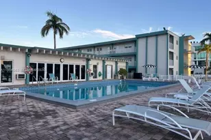 3923 NE 166th St, North Miami Beach, FL 33160 - Photo 16