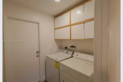 825 Tanglewood Cir, Weston, FL 33327 - Photo 22