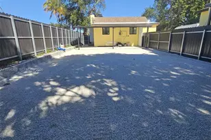 1148 NW 100th St, Miami, FL 33150 - Photo 28