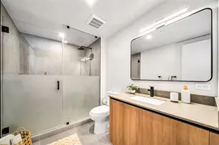 121 NE 5th St, Miami, FL 33143 - Photo 12