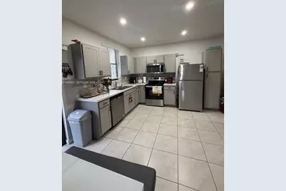 470 NE 12th St, Florida City, FL 33034 - Photo 16