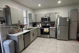 470 NE 12th St, Florida City, FL 33034 - Photo 16