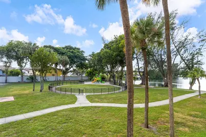 10000 NW 80th Ct #2226, Hialeah, FL 33016 - Photo 18