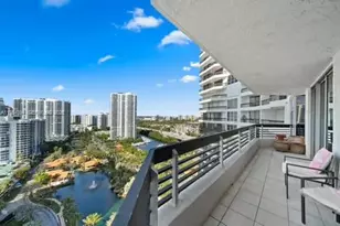 19195 NE 36th Ct, Aventura, FL 33180 - Photo 4