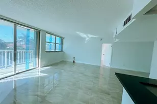 16546 NE 26th Ave, North Miami Beach, FL 33160 - Photo 4