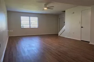 180 E Cypress Way, Naples, FL 34110 - Photo 14