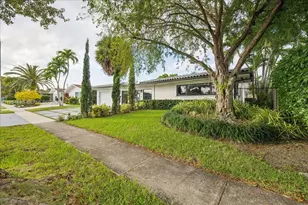 2305 Magnolia Dr, North Miami, FL 33181 - Photo 4